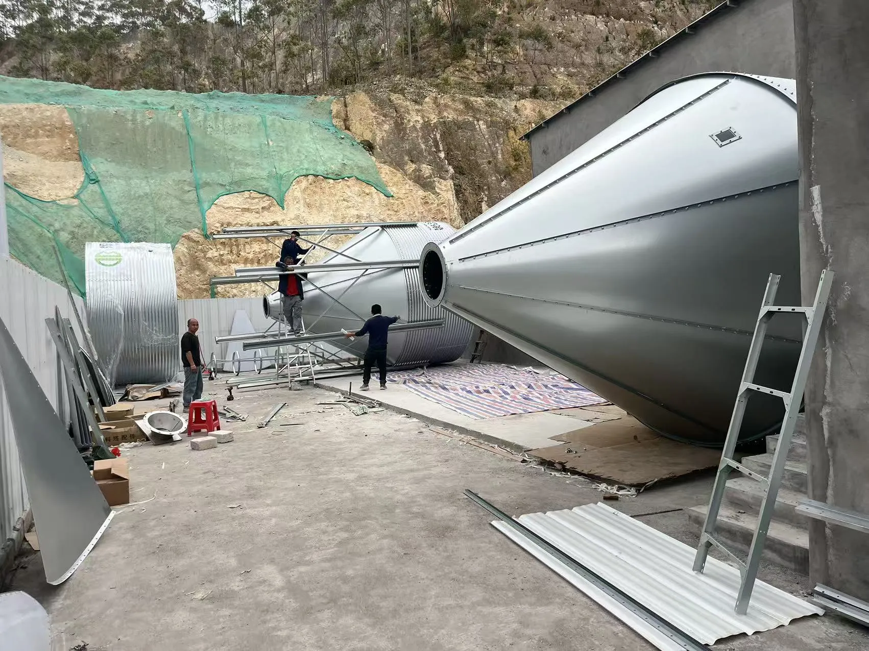 Ang Large-Scale Pig Farm Project ng Debabrother sa Guangdong ay ginagawa na may Inaasahang kapasidad na 300,000 Piglet bawat Taon