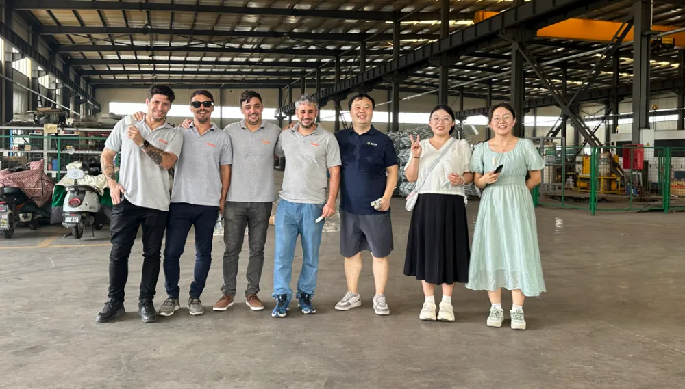 Pagbisita ng Mga Customer sa Latin American para sa Sentralisadong High-Pressure Cleaning at Biosecurity Upgrade Talks
